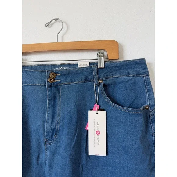 Ashley Stewart Women's Fearless Capri Pants – Blue – Size 22 – NWT - Picture 2 of 5